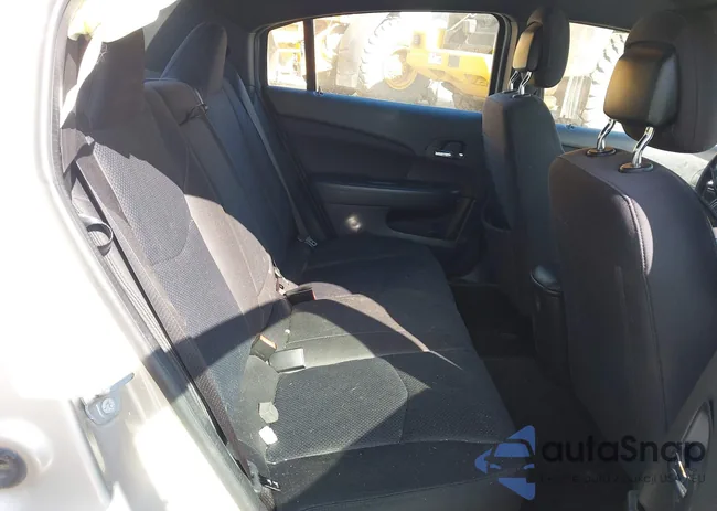 1C3CCBAB2EN211585: 44476904