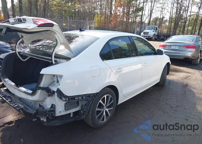 3VWDB7AJ5HM398324: 44476945