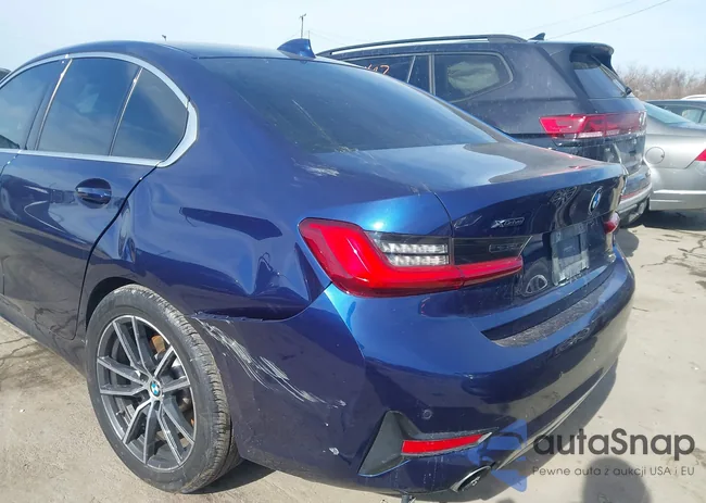 3MW5R7J05L8B12142: 44477037