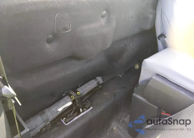 1FTMF1EP1NKD25411: 44477752