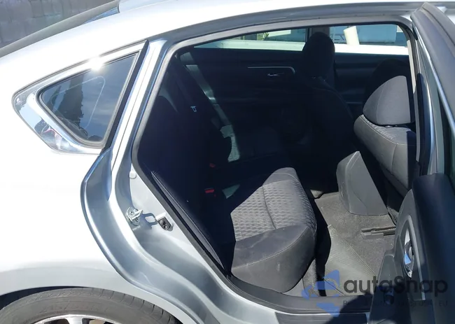 1N4AL3AP5GL195083: 44477780