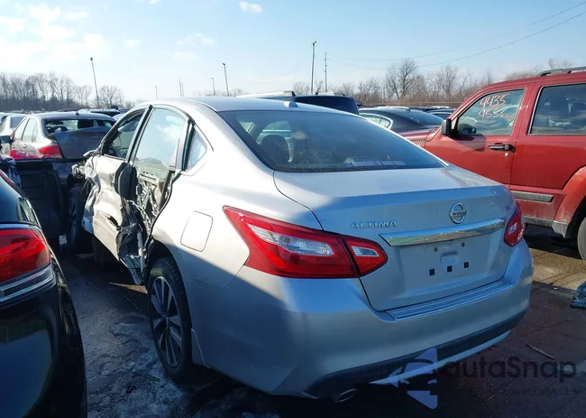 1N4AL3AP5HC144796: 44477501