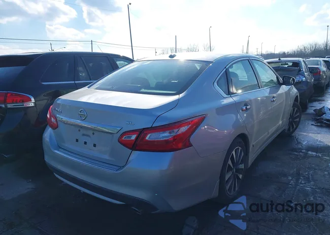 1N4AL3AP5HC144796: 44477501