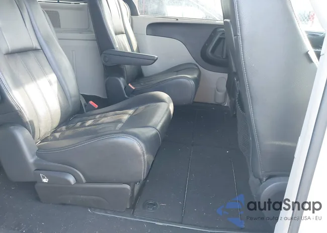 2C4RC1CG5CR376748: 44477546