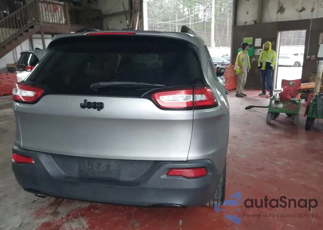 1C4PJLAB4HW623160: 44477693