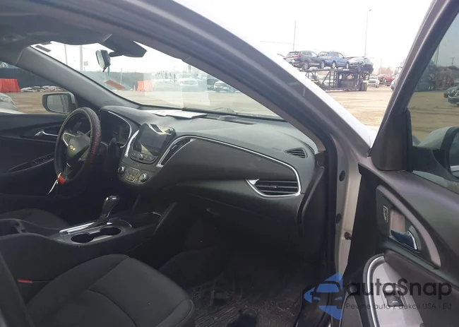 1G1ZD5ST2LF107383: 44479316