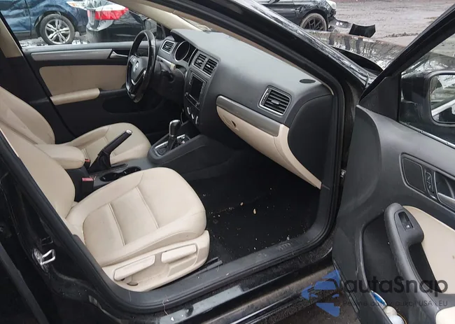 3VWDB7AJ4HM383085: 44478494