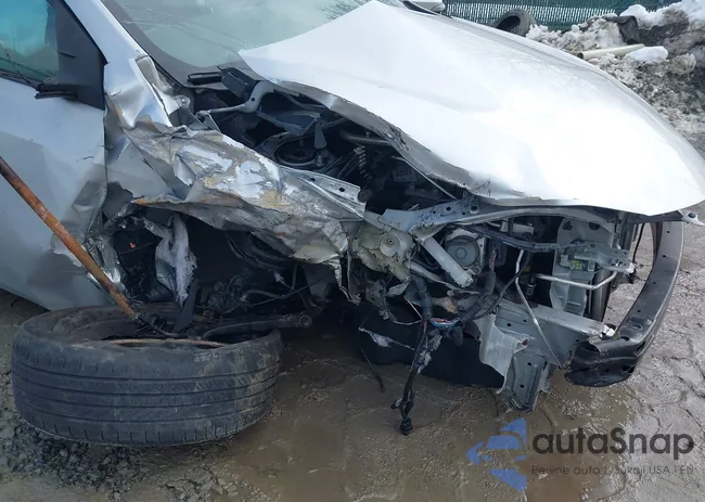 2T1BURHE2EC152232: 44479803