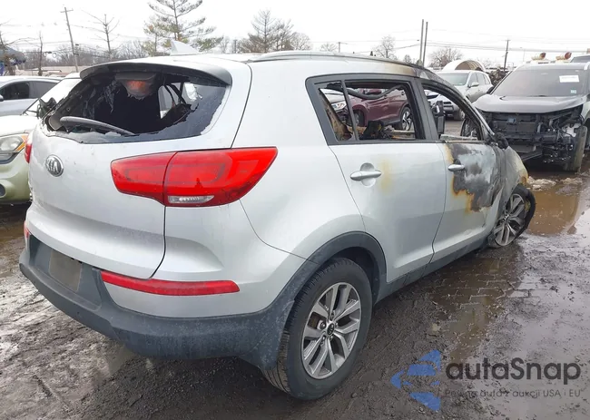 KNDPBCAC8E7619222: 44479858