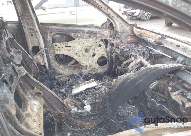 KNDPBCAC8E7619222: 44479858