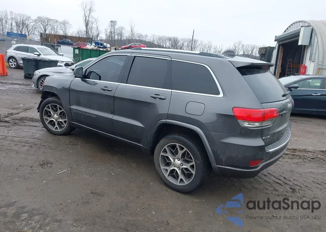 1C4RJFBT5JC165041: 44480268