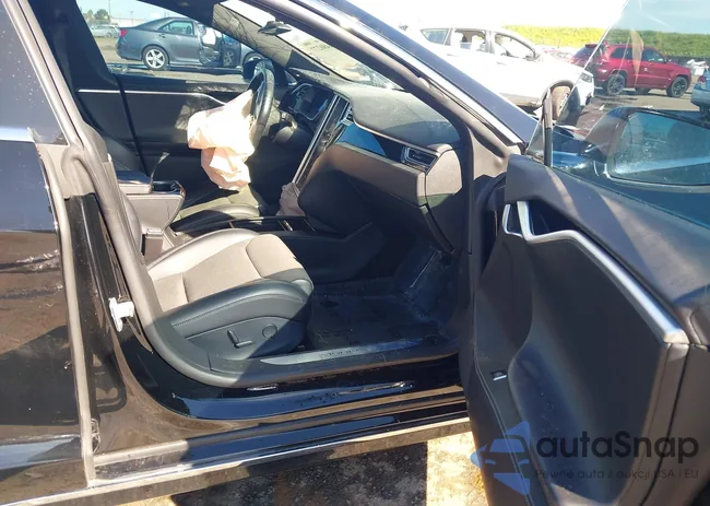 5YJSA1E28HF212163: 44480277