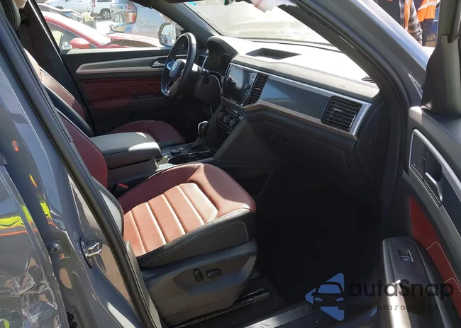 1V2FE2CA7NC215715: 44481029