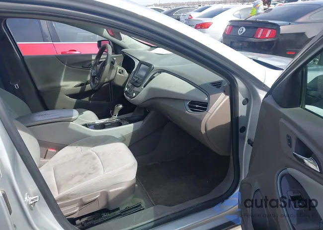 1G1ZB5ST8HF108244: 44481230