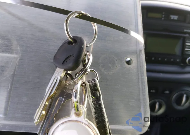 KMHCM3AC4BU190775: 44480696