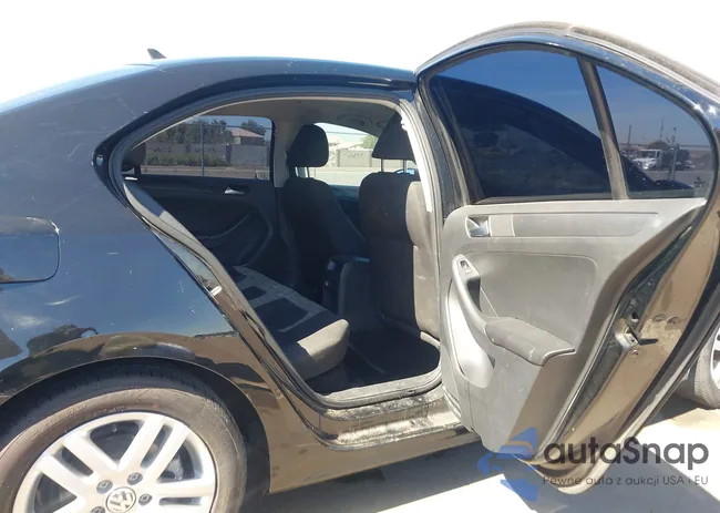 3VW2K7AJ1FM247825: 44480706