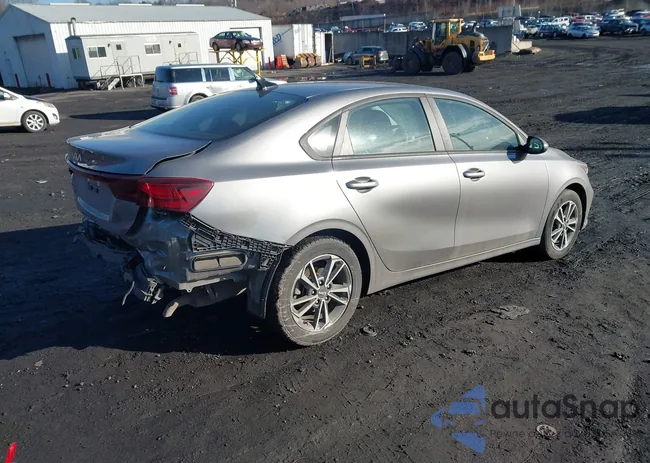 3KPF24AD4PE627458: 44481738