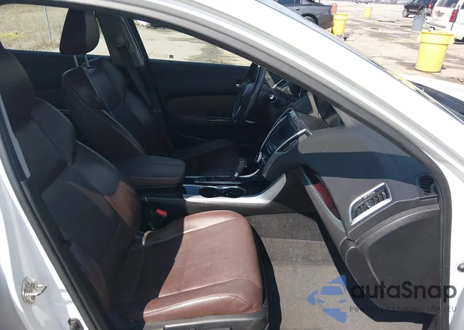 19UUB1F57FA017080: 44481880