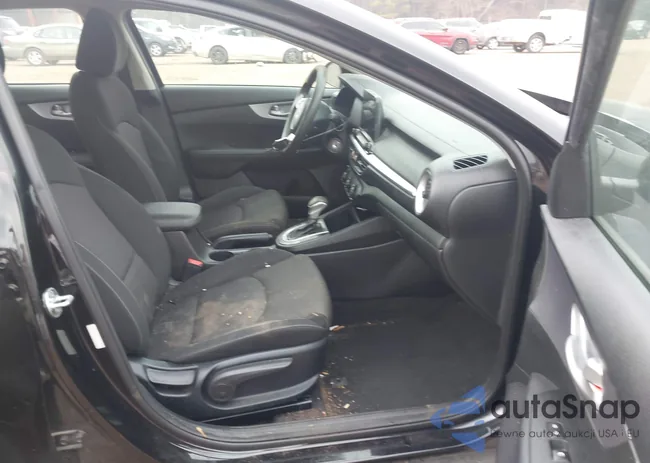 3KPF24AD2NE475418: 44481935