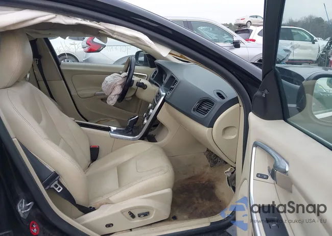 YV140MFK8F1350684: 44481633