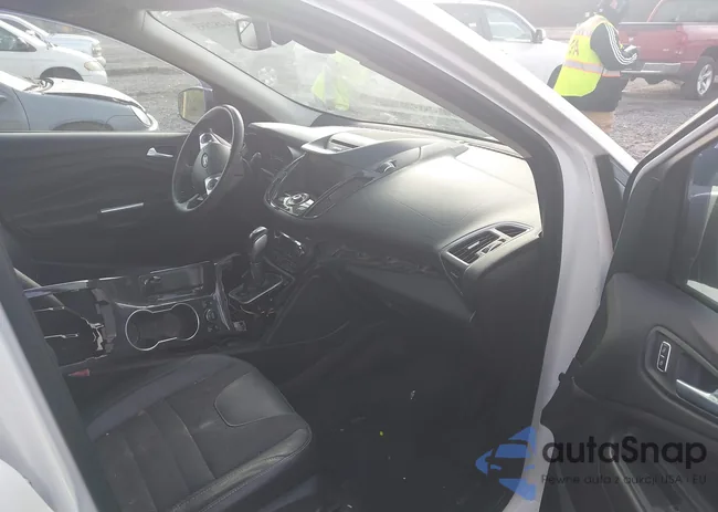 1FMCU9J97DUB42682: 44482855