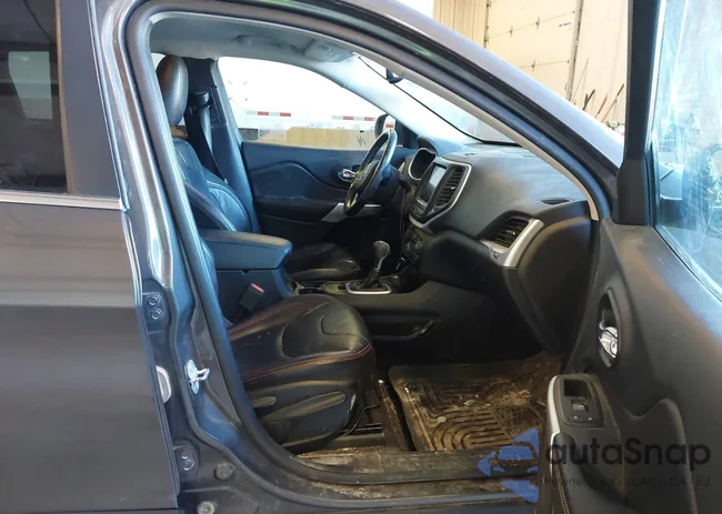 1C4PJMLXXJD551087: 44483239