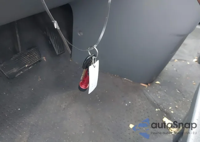 KNDUP131826115730: 44482397