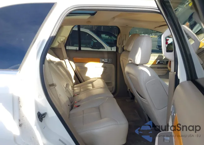 2LMDU68C17BJ14461: 44483927