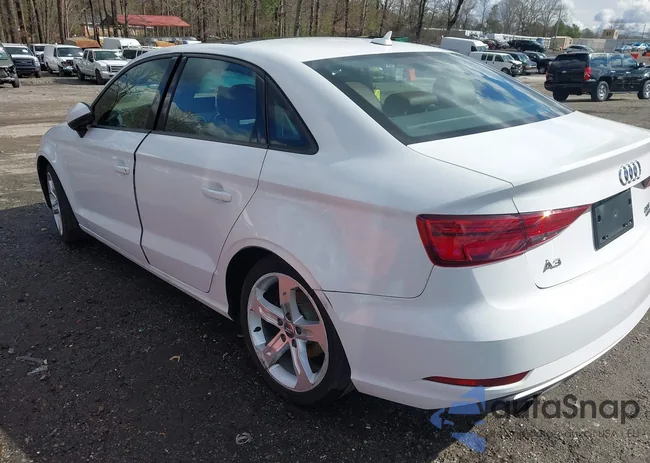 WAUB8GFF8J1021211: 44484136