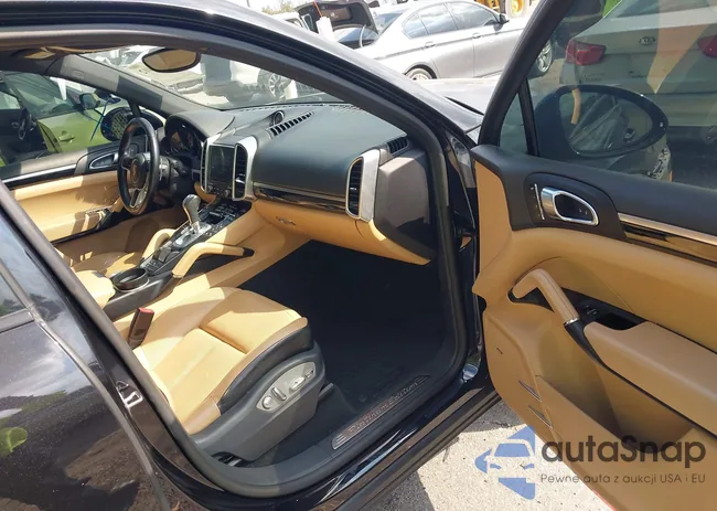 WP1AA2A26HKA89455: 44483412