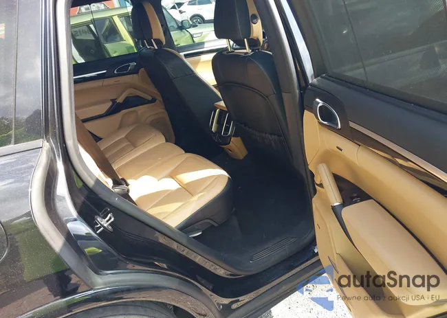 WP1AA2A26HKA89455: 44483412