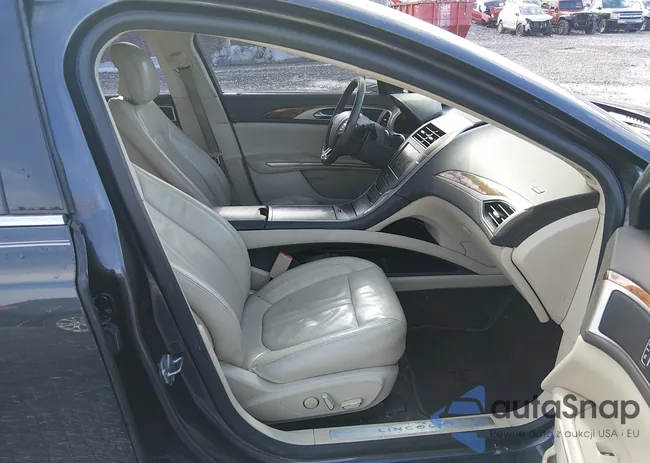 3LN6L2J98DR811329: 44483610