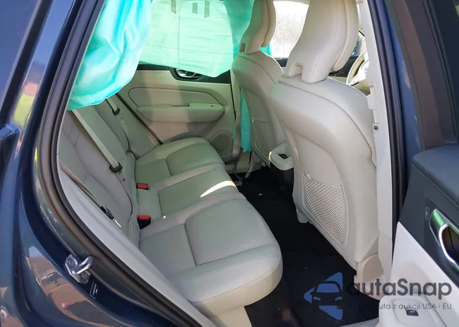 LYV102RK7KB247493: 44483614