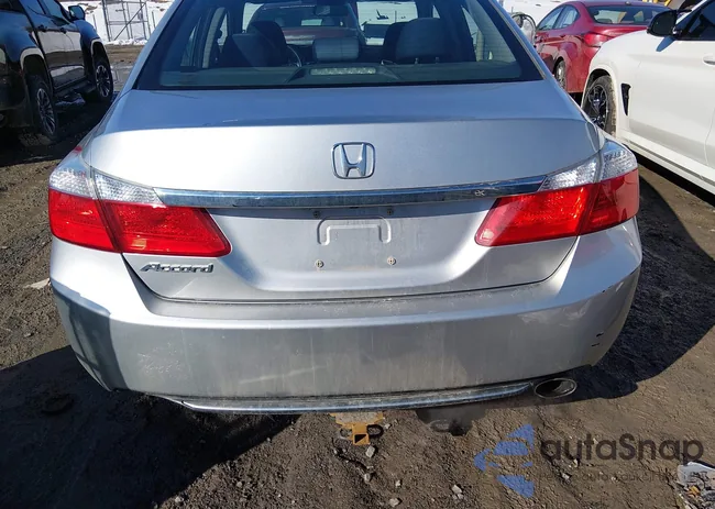 1HGCR2F30EA108489: 44483658