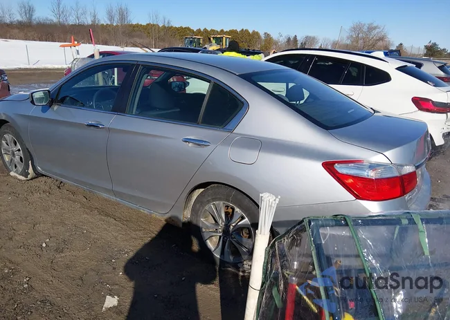 1HGCR2F30EA108489: 44483658