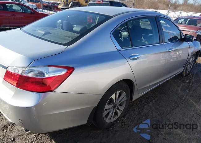 1HGCR2F30EA108489: 44483658