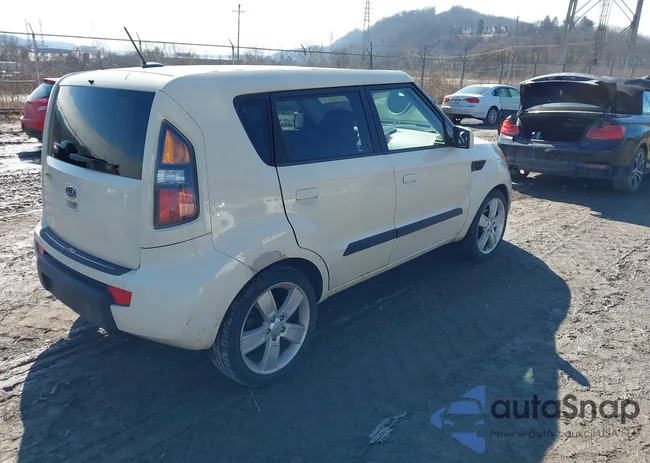 KNDJT2A28A7134027: 44483677