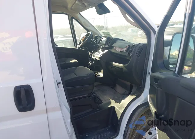 3C6LRVDG8PE578735: 44484751