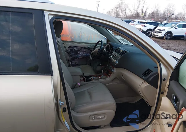 JTEES42A892121465: 44484766