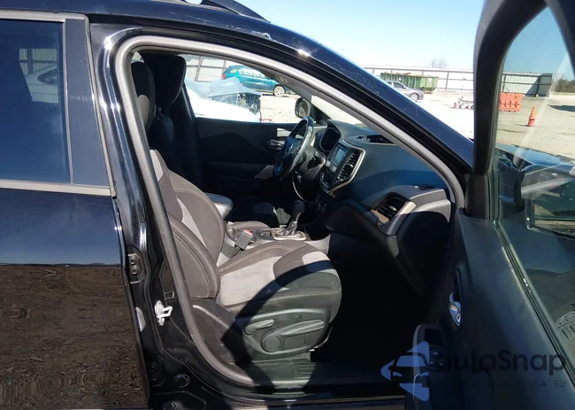 1C4PJLCB1JD596417: 44484943