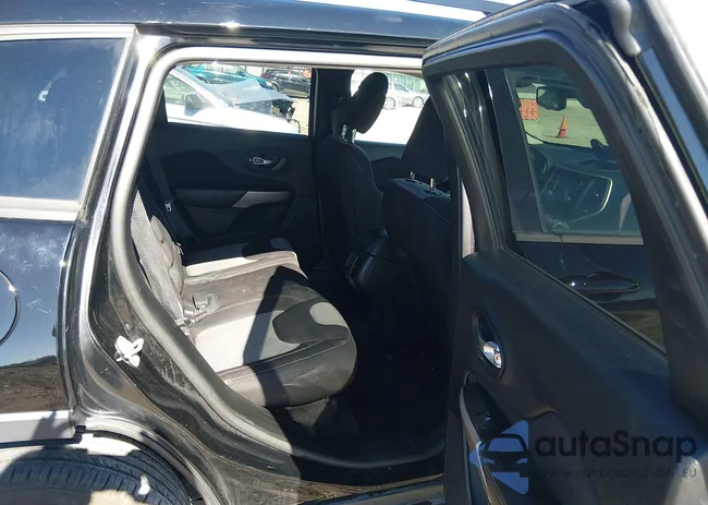 1C4PJLCB1JD596417: 44484943