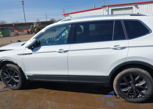 3VV2B7AX4NM105122: 44485116