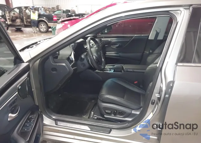 58ABZ1B12KU010099: 44485190