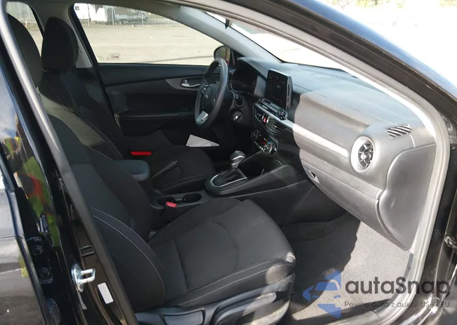 3KPF24AD9KE016835: 44484349