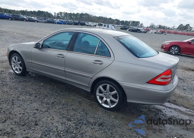 WDBRF40J73F418559: 44484357