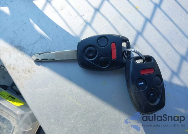 1HGCM56477A064258: 44484390