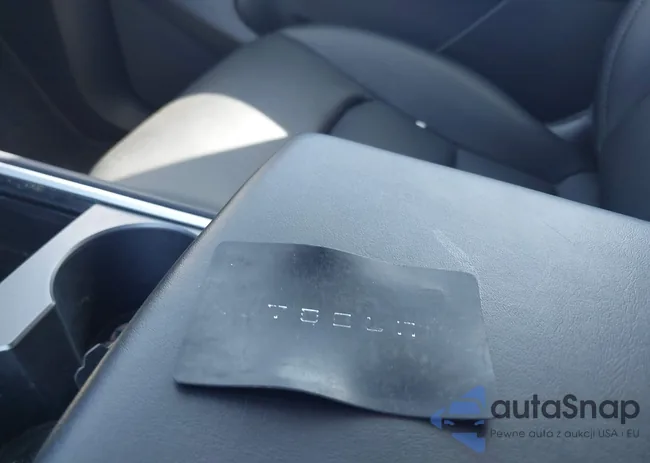 5YJYGDEE2MF216935: 44484432