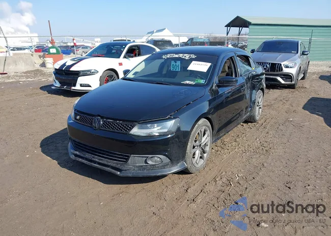 3VWLP7AJ8CM372824: 44484539