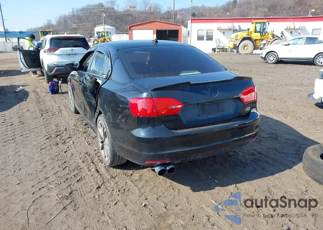 3VWLP7AJ8CM372824: 44484539