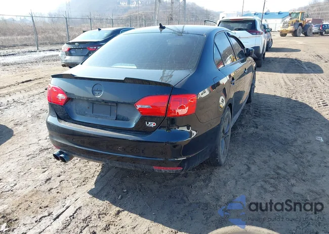 3VWLP7AJ8CM372824: 44484539